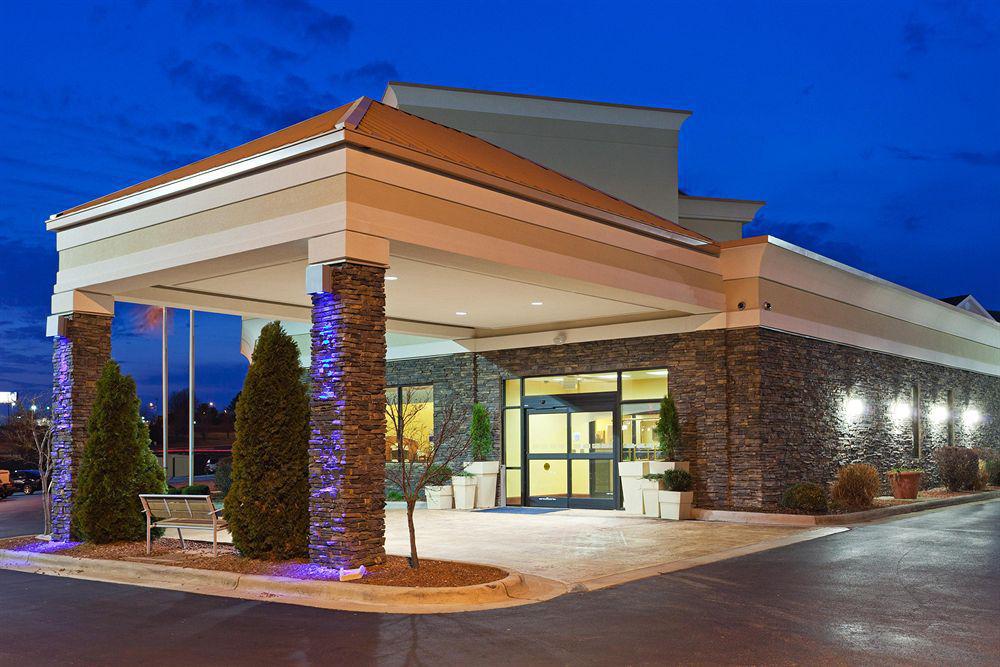 Holiday Inn Express & Suites Greensboro - I-40 Atwendover By Ihg Экстерьер фото