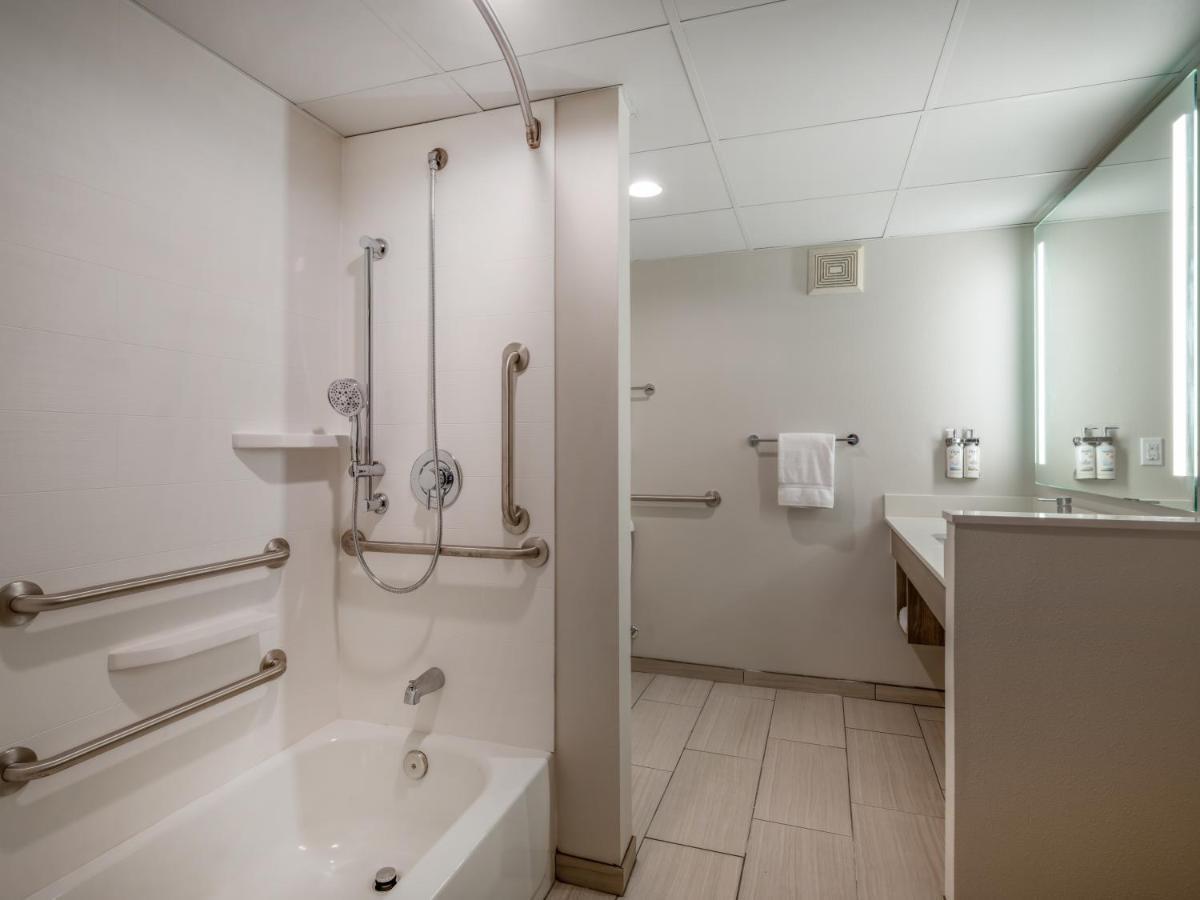 Holiday Inn Express & Suites Greensboro - I-40 Atwendover By Ihg Экстерьер фото