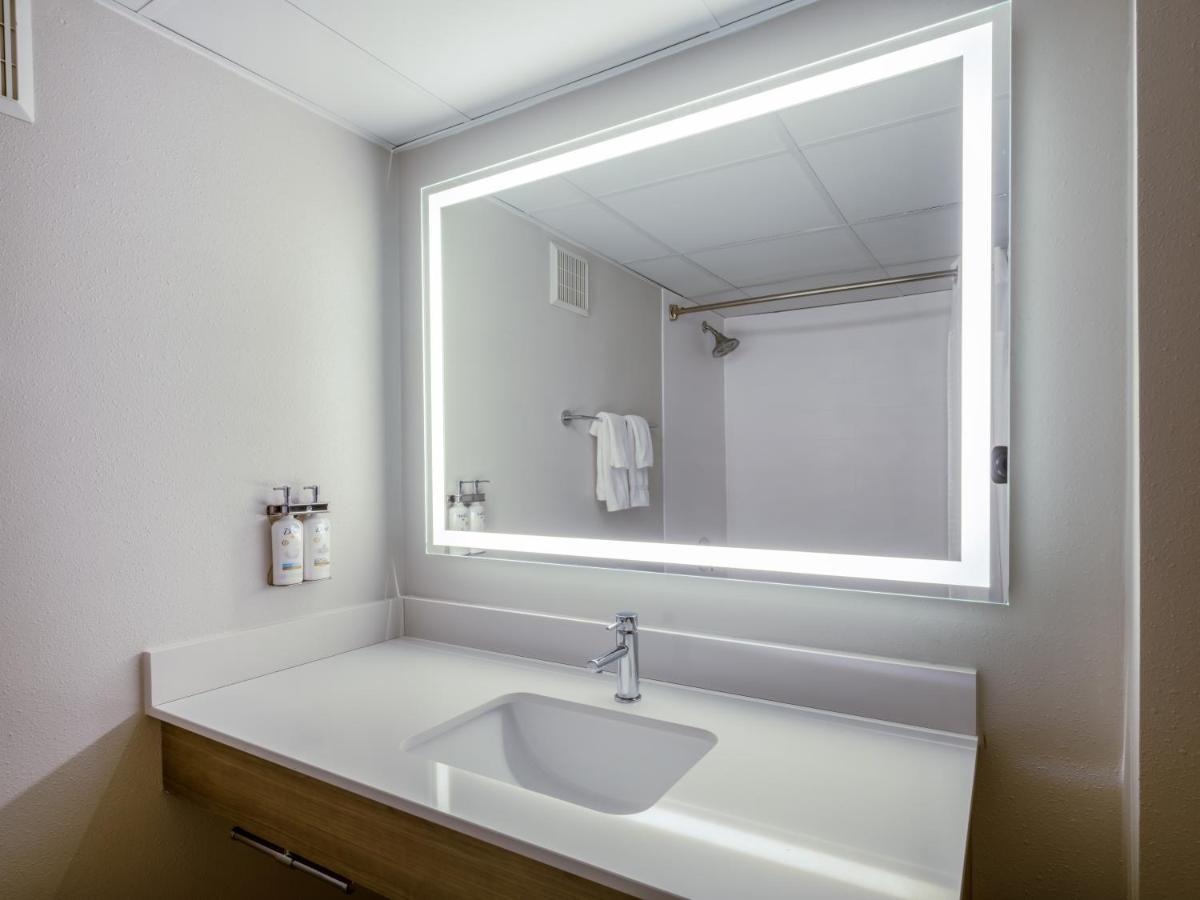 Holiday Inn Express & Suites Greensboro - I-40 Atwendover By Ihg Экстерьер фото