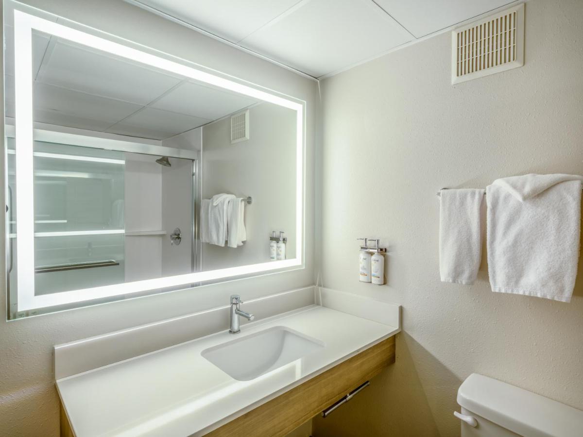 Holiday Inn Express & Suites Greensboro - I-40 Atwendover By Ihg Экстерьер фото