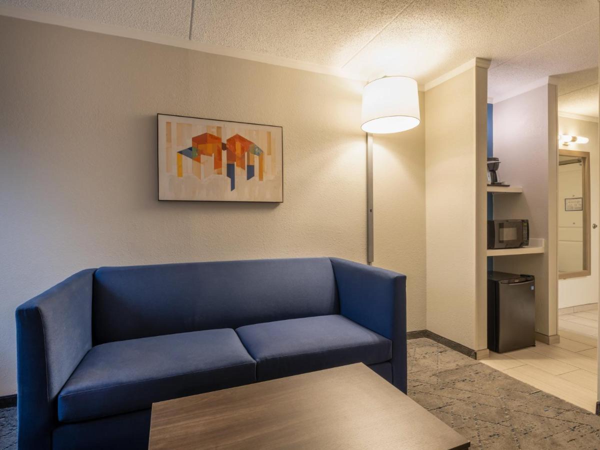 Holiday Inn Express & Suites Greensboro - I-40 Atwendover By Ihg Экстерьер фото
