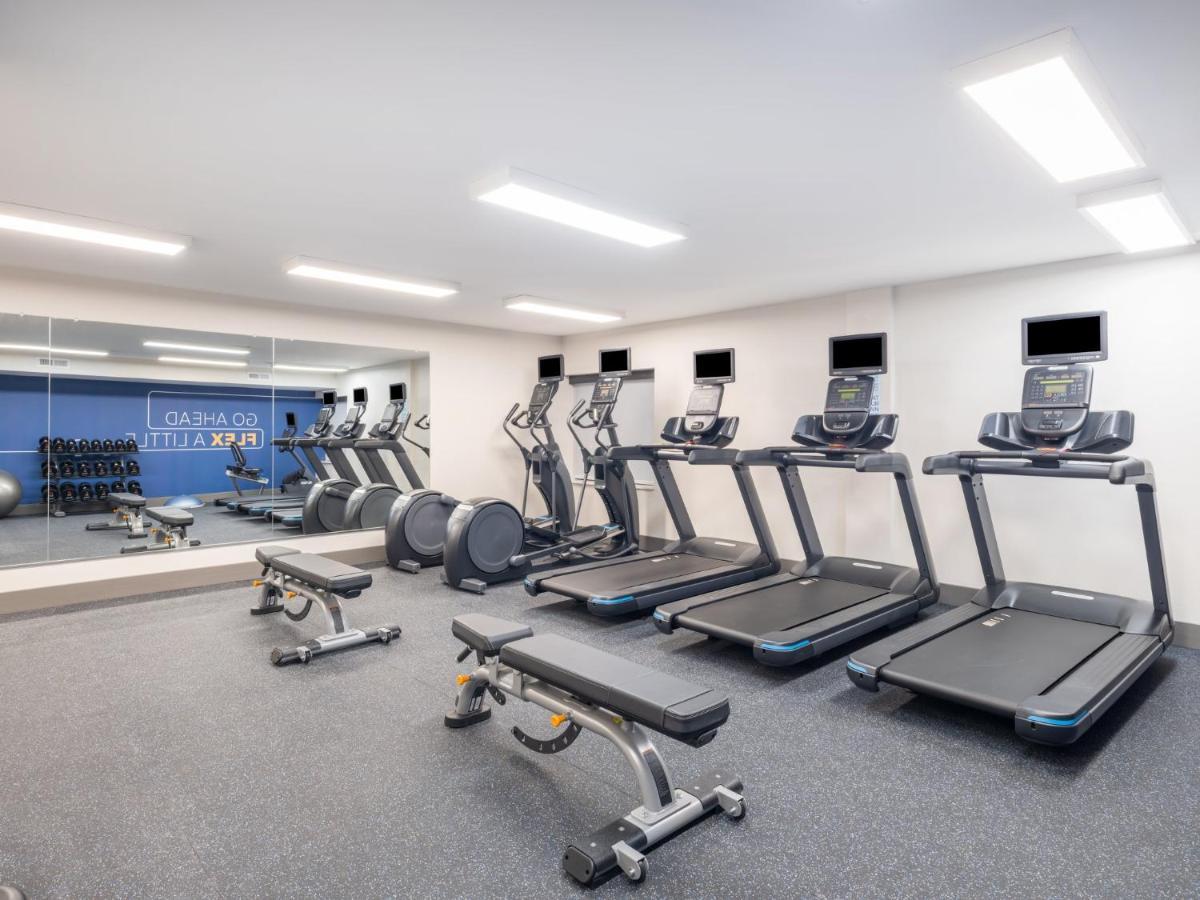 Holiday Inn Express & Suites Greensboro - I-40 Atwendover By Ihg Экстерьер фото
