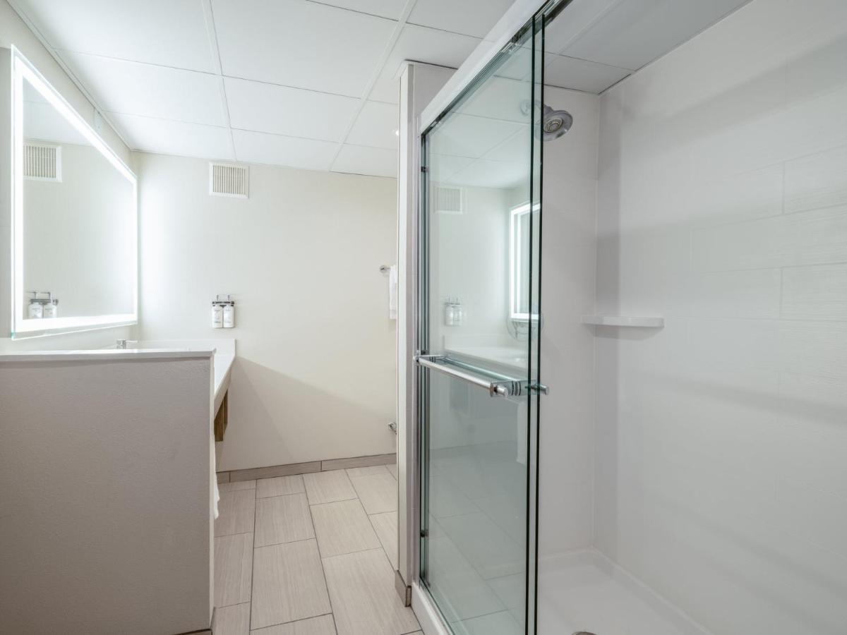 Holiday Inn Express & Suites Greensboro - I-40 Atwendover By Ihg Экстерьер фото