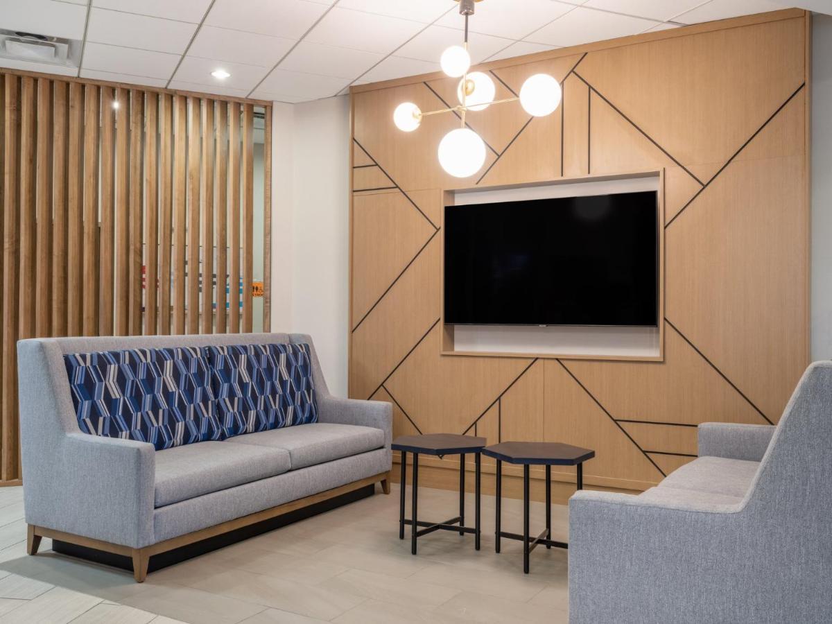 Holiday Inn Express & Suites Greensboro - I-40 Atwendover By Ihg Экстерьер фото