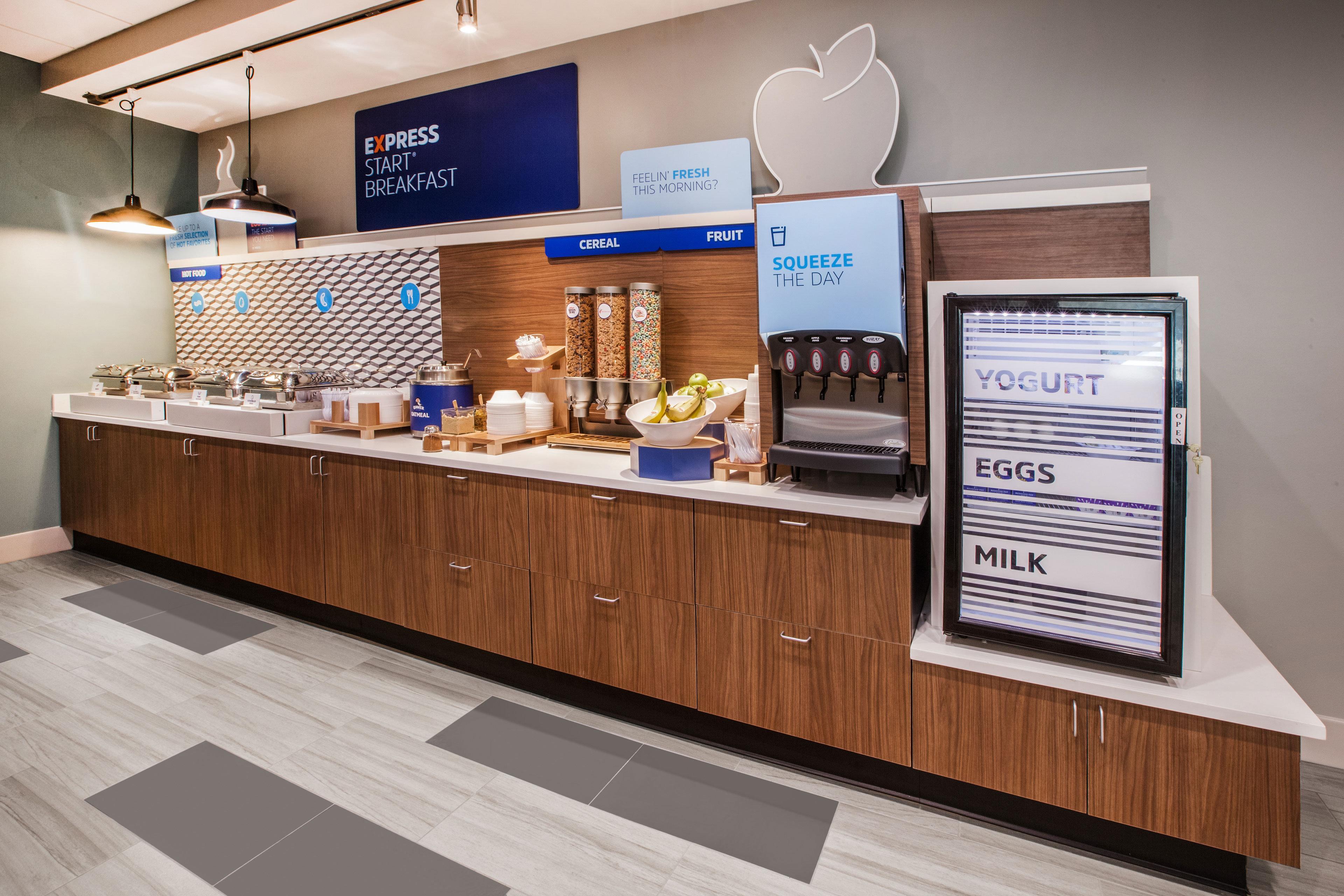 Holiday Inn Express & Suites Greensboro - I-40 Atwendover By Ihg Экстерьер фото