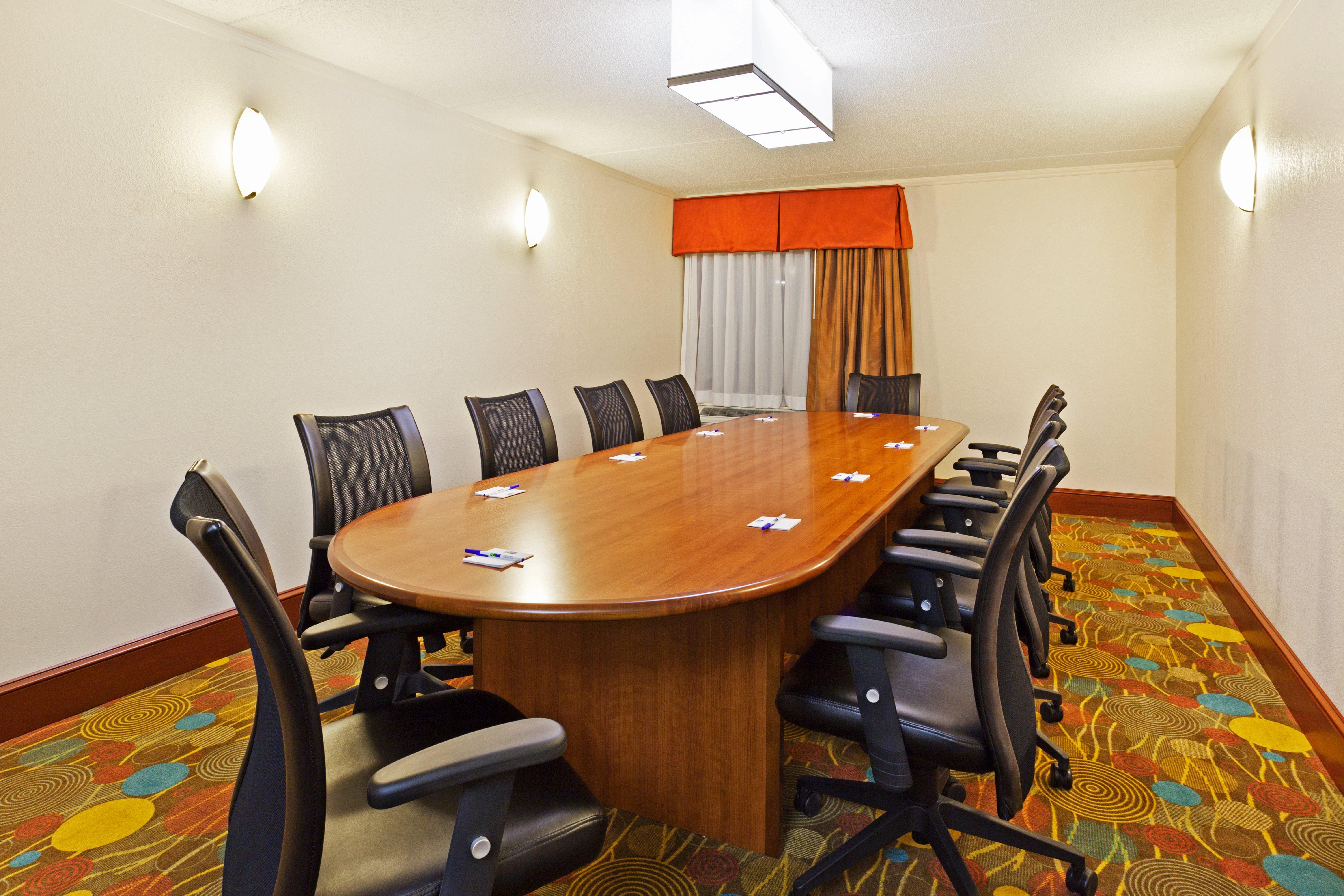 Holiday Inn Express & Suites Greensboro - I-40 Atwendover By Ihg Экстерьер фото