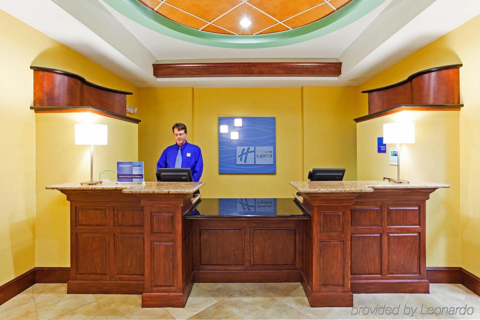 Holiday Inn Express & Suites Greensboro - I-40 Atwendover By Ihg Экстерьер фото